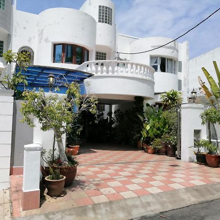 Tropical Sea View & Sunshine Villa Batu Feringgi Ngoại thất bức ảnh