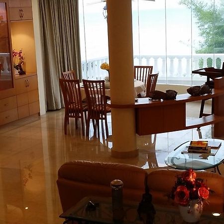 Tropical Sea View & Sunshine Villa Batu Feringgi Ngoại thất bức ảnh