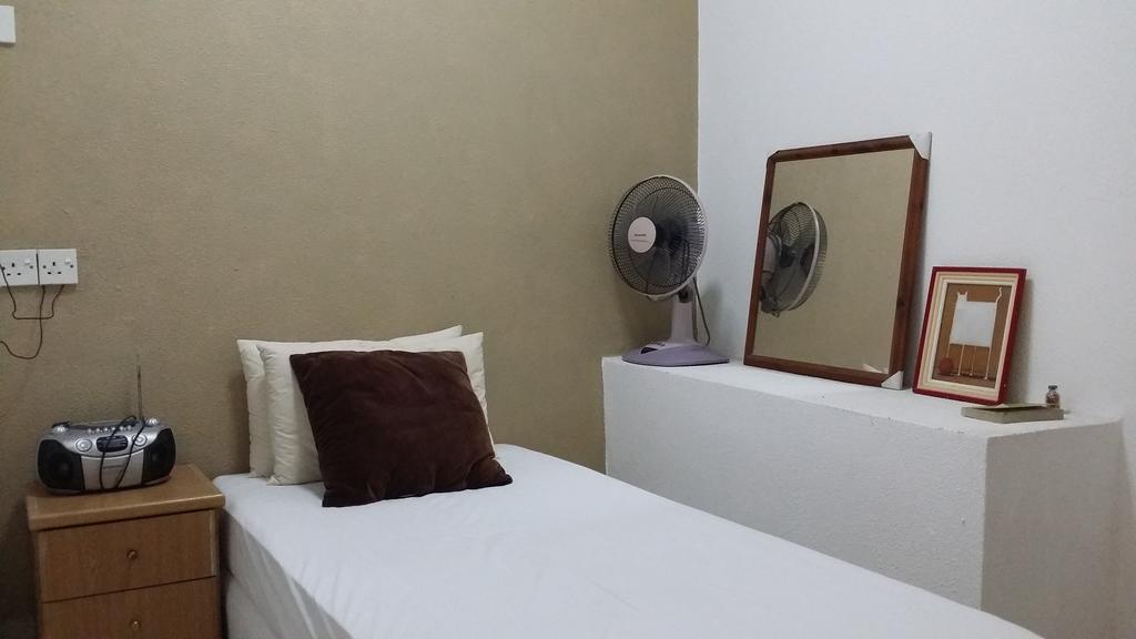 Tropical Sea View & Sunshine Villa Batu Feringgi Phòng bức ảnh