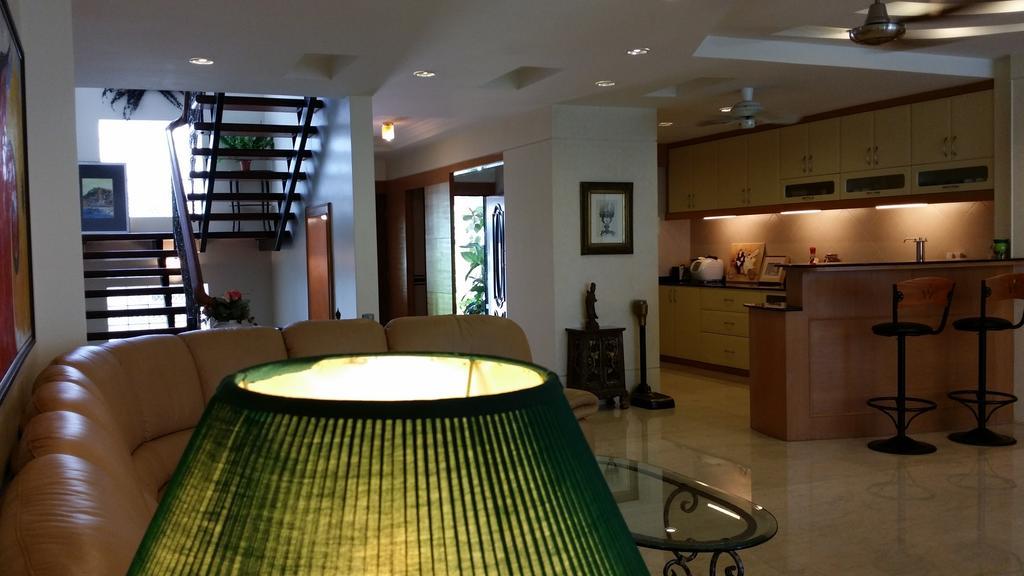 Tropical Sea View & Sunshine Villa Batu Feringgi Ngoại thất bức ảnh